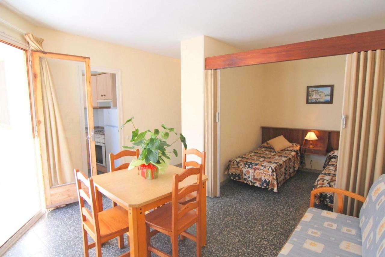 Aries Basic Apartman Salou Kültér fotó