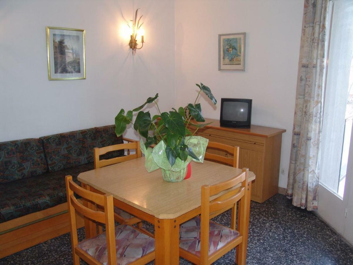 Aries Basic Apartman Salou Kültér fotó